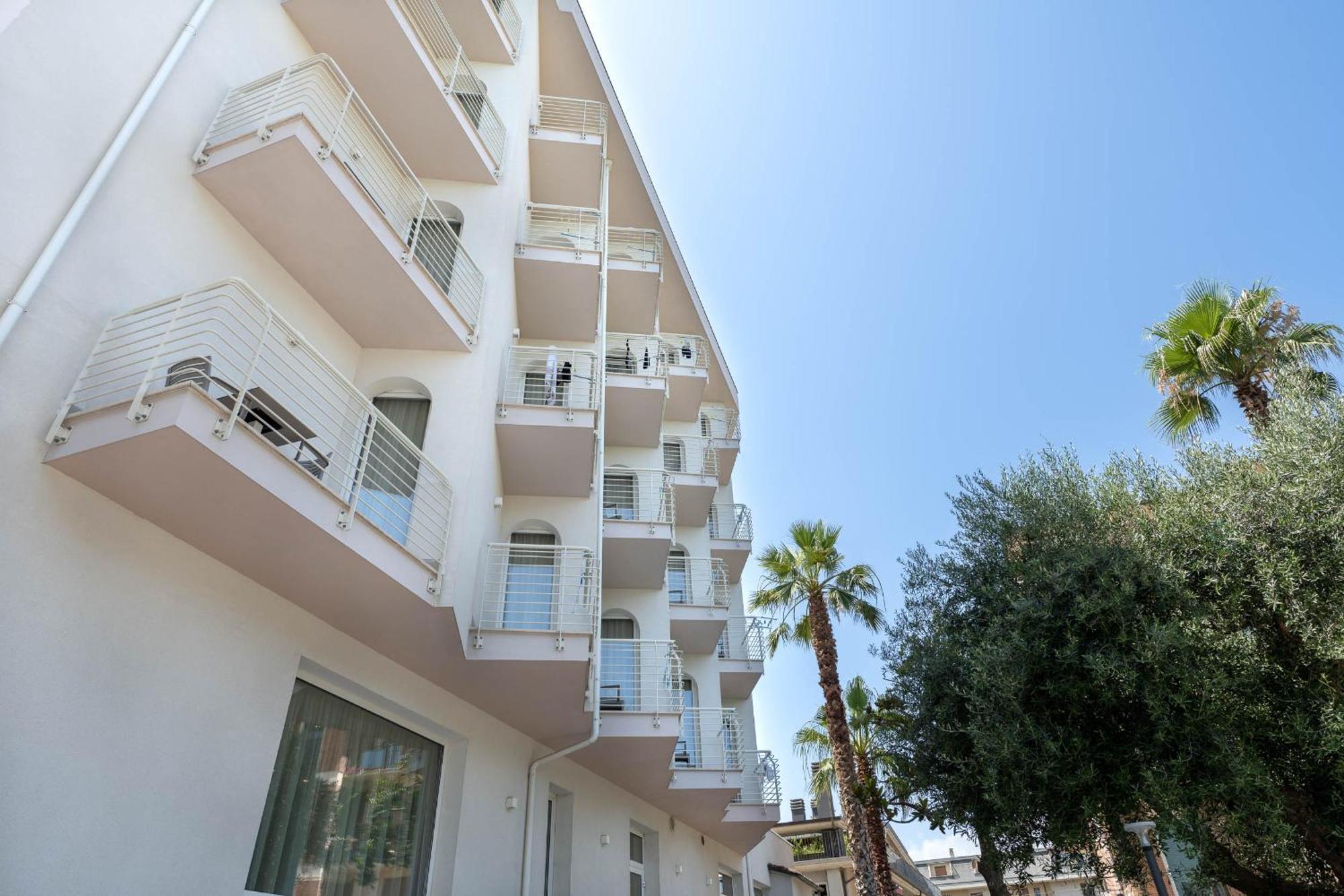 Hotel Velia غْروتّامّاري المظهر الخارجي الصورة